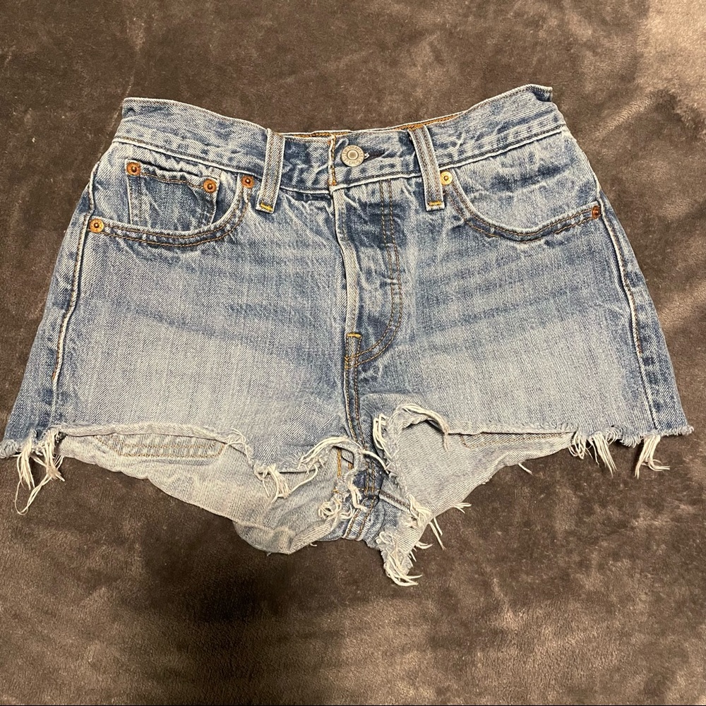 Women’s Levi’s shorts